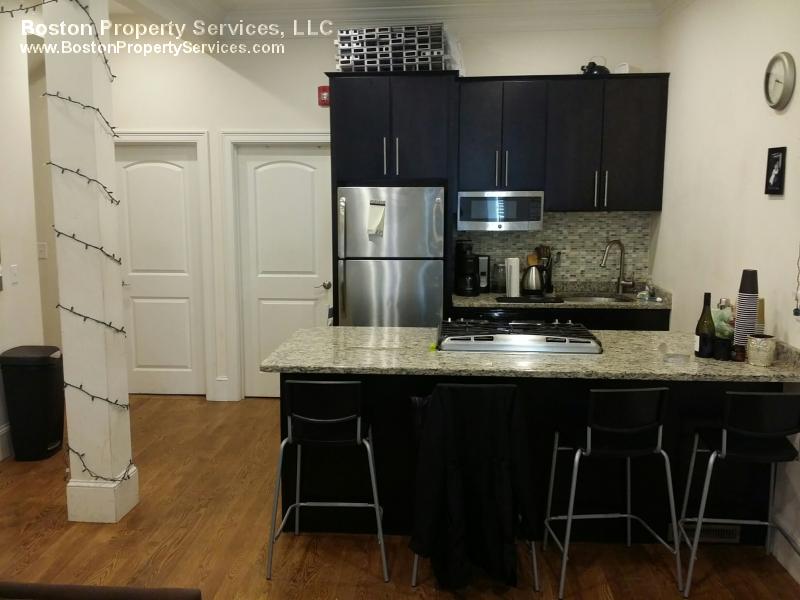 4 bed, 3 bath apartment for rent at 5 Wigglesworth St Unit 1, Mission Hill — photo 3 of 14