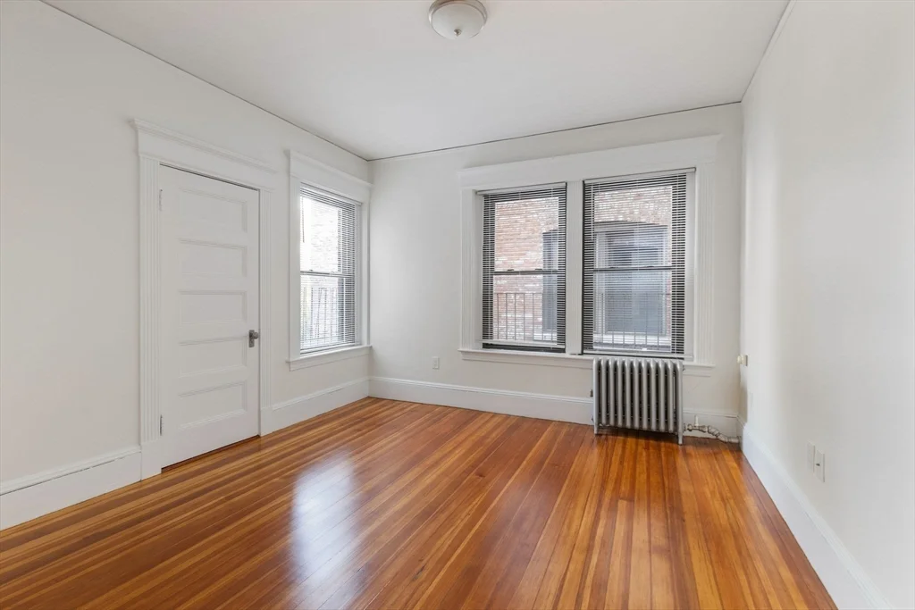 3 bed, 1 bath apartment for rent at 5 Winchester St Unit 201E, North Brookline — photo 4 of 6