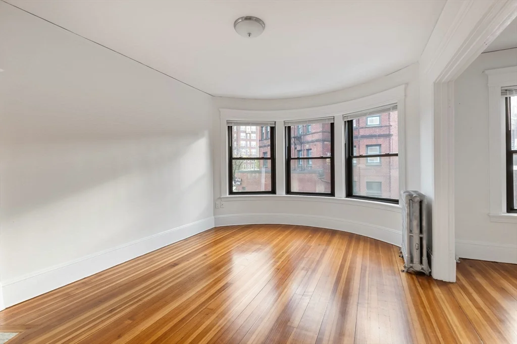 3 bed, 1 bath apartment for rent at 5 Winchester Unit 201, Coolidge Corner — photo 3 of 14