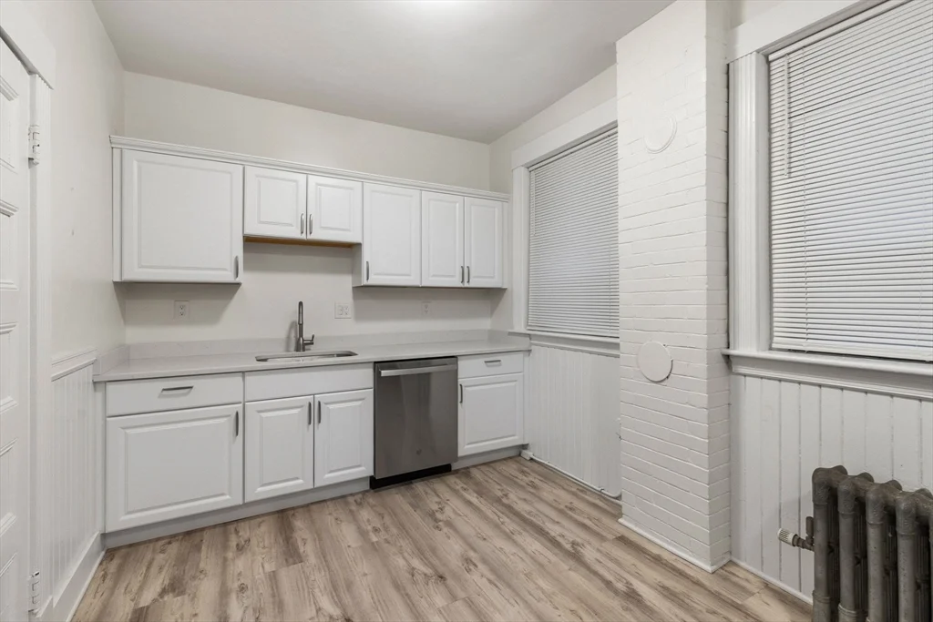 3 bed, 1 bath apartment for rent at 5 Winchester Unit 201, Coolidge Corner — photo 6 of 14