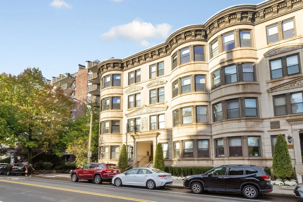 3 bed, 1 bath apartment for rent at 5 Winchester Unit 401, Coolidge Corner — photo 1 of 5