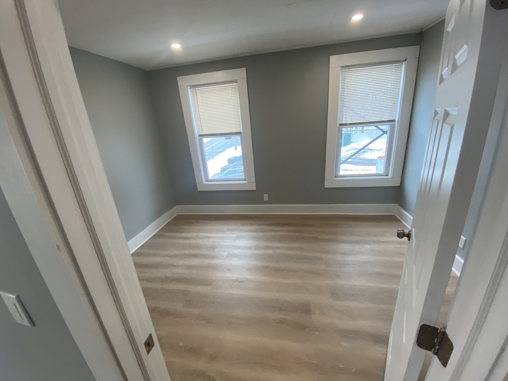 4 bed, 1 bath apartment for rent at 5 Winter St Unit 2, Saugus — photo 9 of 11