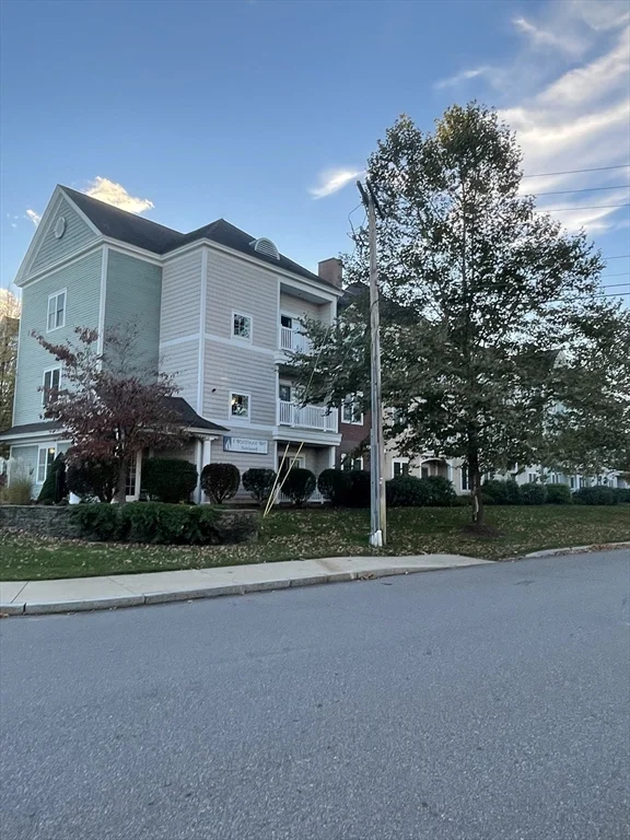 2 bed, 2 bath apartment for rent at 5 Woodman Way Unit 202, Newburyport — photo 1 of 5
