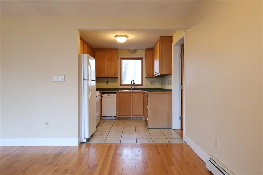 2 bed, 1 bath apartment for rent at 5 Yankee Way Unit 2, Dartmouth — photo 4 of 13
