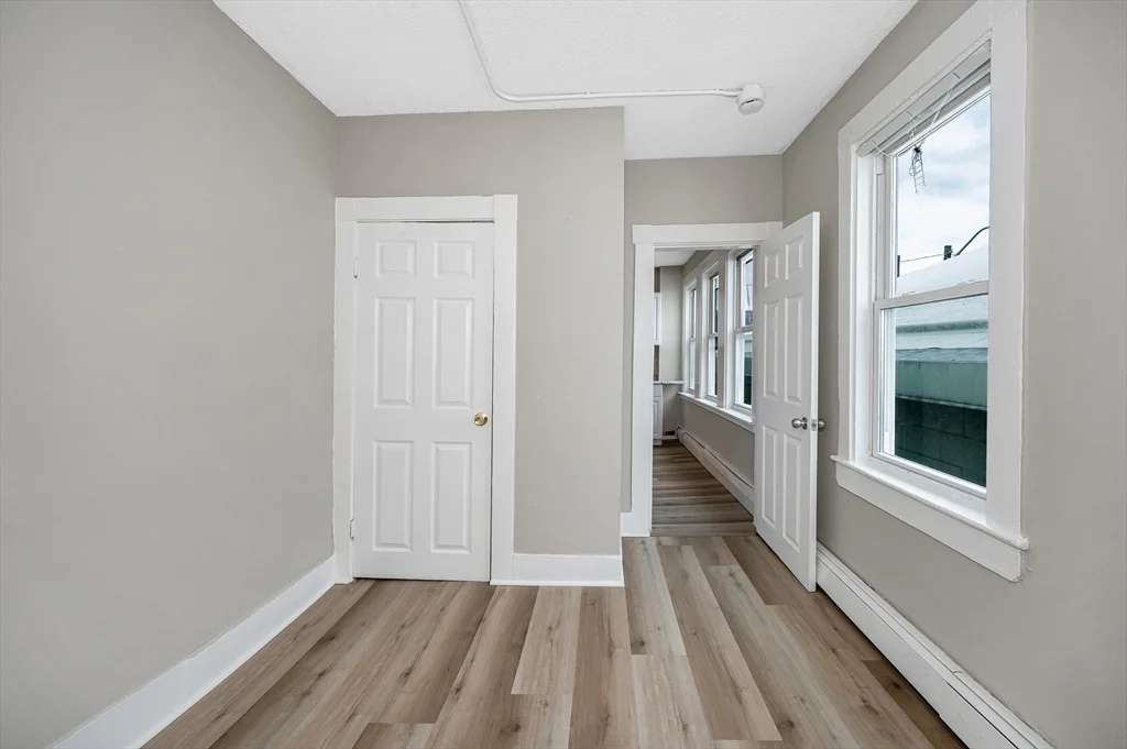 3 bed, 1 bath apartment for rent at 50 1/2 Common St Unit 3, North Lawrence — photo 11 of 20