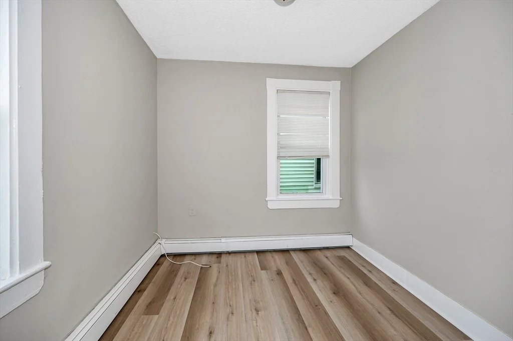 3 bed, 1 bath apartment for rent at 50 1/2 Common St Unit 3, North Lawrence — photo 10 of 20