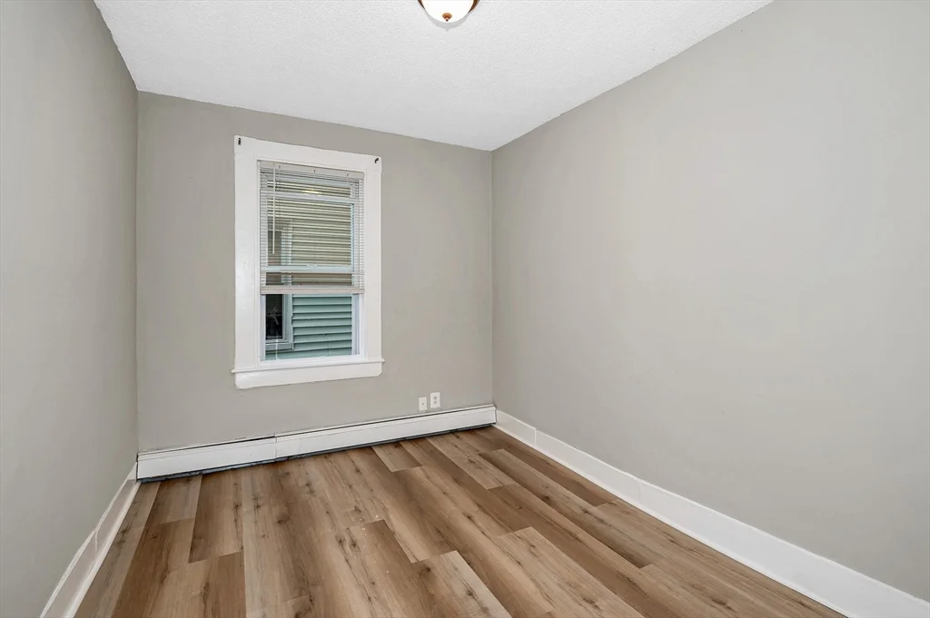 3 bed, 1 bath apartment for rent at 50 1/2 Common St Unit 3, North Lawrence — photo 12 of 20