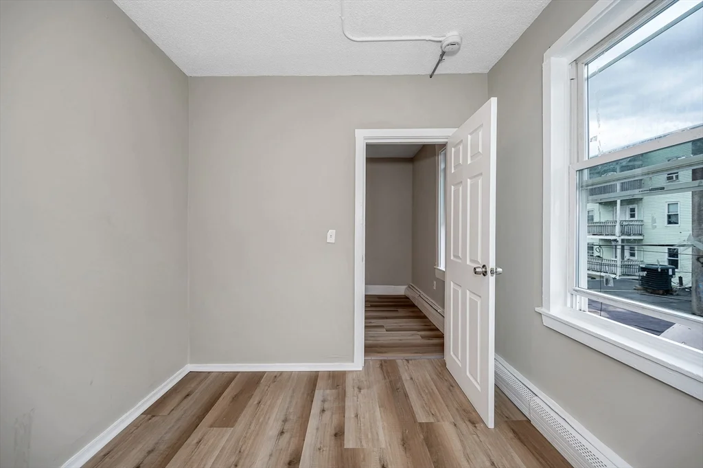 3 bed, 1 bath apartment for rent at 50 1/2 Common St Unit 3, North Lawrence — photo 9 of 20