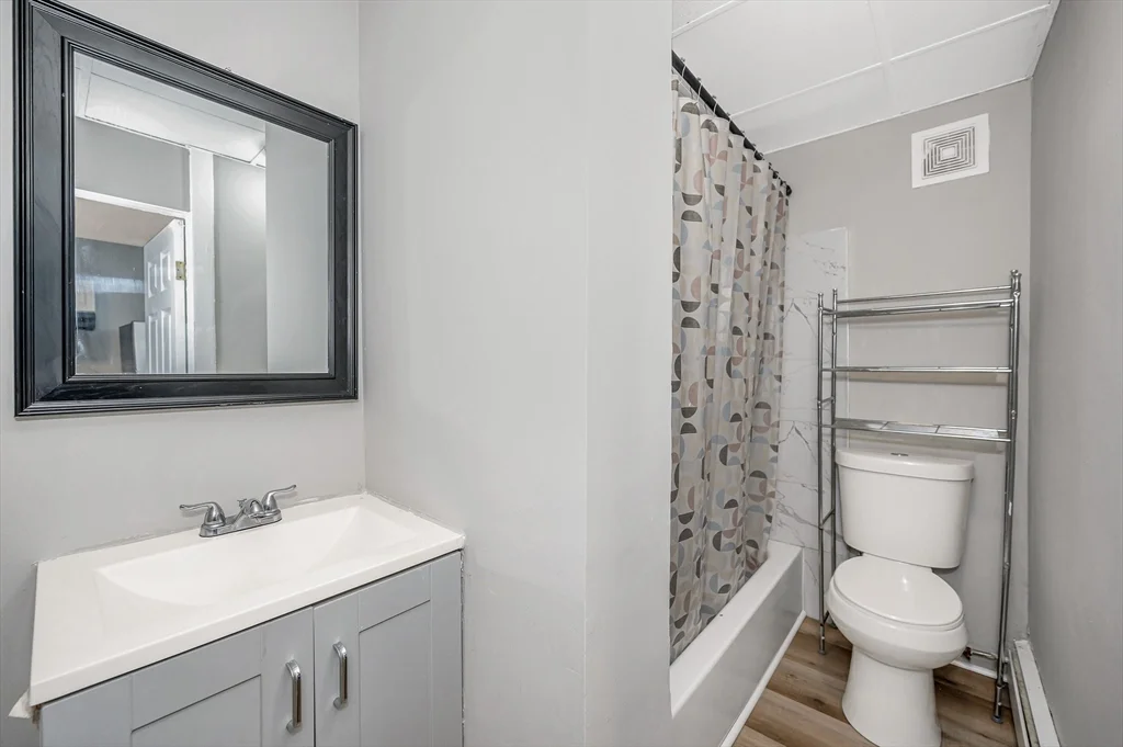 3 bed, 1 bath apartment for rent at 50 1/2 Common St Unit 3, North Lawrence — photo 16 of 20