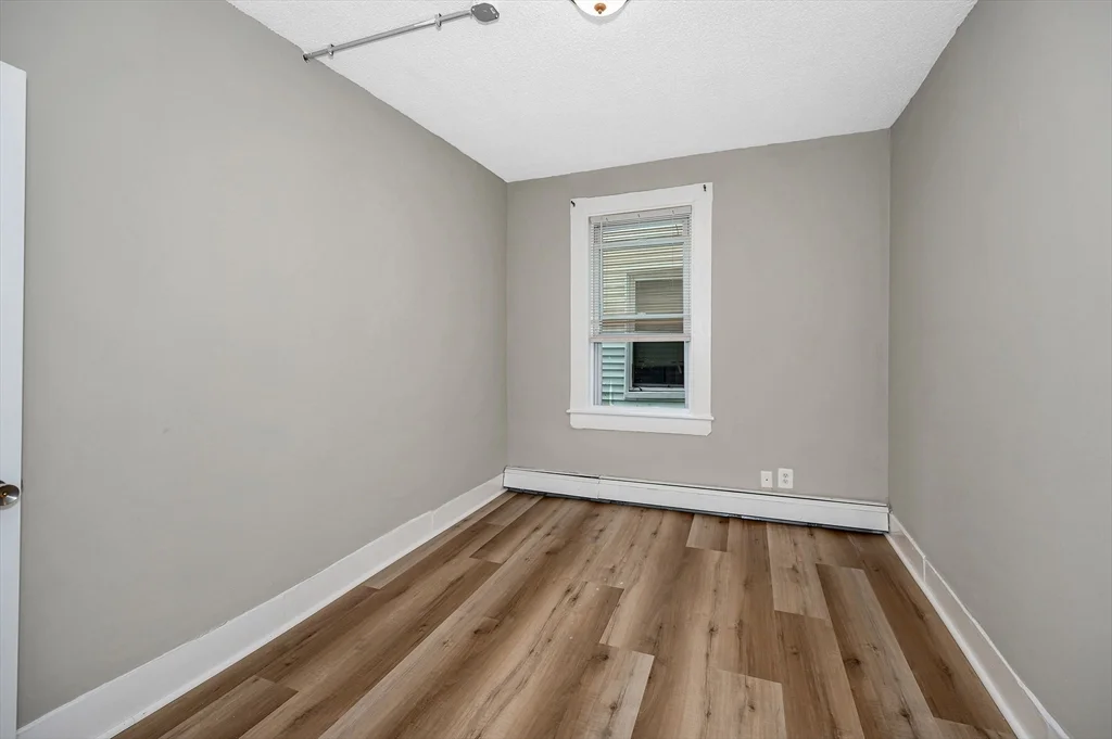 3 bed, 1 bath apartment for rent at 50 1/2 Common St Unit 3, North Lawrence — photo 13 of 20