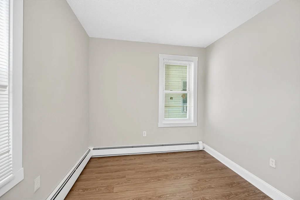 3 bed, 1 bath apartment for rent at 50 1/2 Common St Unit 5, North Lawrence — photo 11 of 18