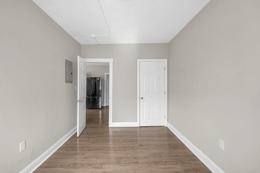 3 bed, 1 bath apartment for rent at 50 1/2 Common St Unit 5, North Lawrence — photo 5 of 18