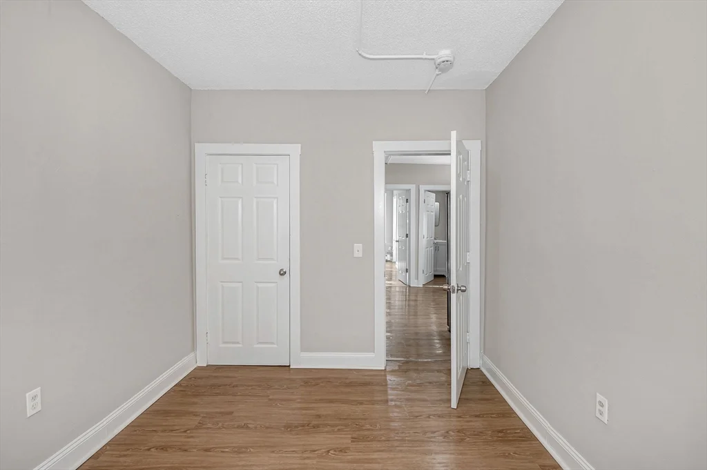 3 bed, 1 bath apartment for rent at 50 1/2 Common St Unit 5, North Lawrence — photo 15 of 18