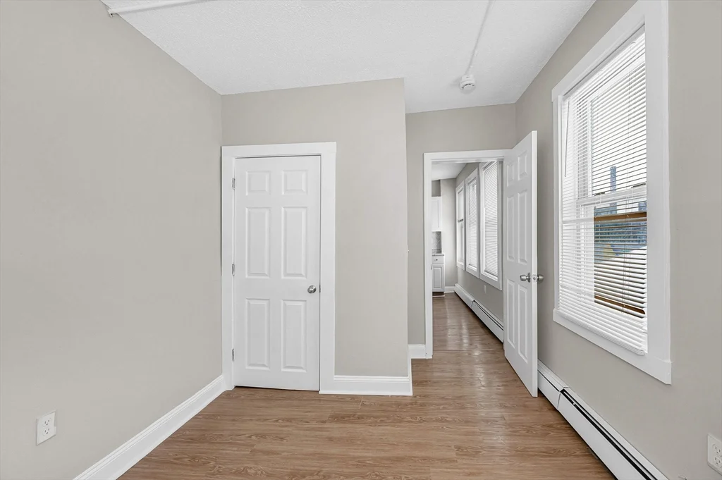 3 bed, 1 bath apartment for rent at 50 1/2 Common St Unit 5, North Lawrence — photo 12 of 18