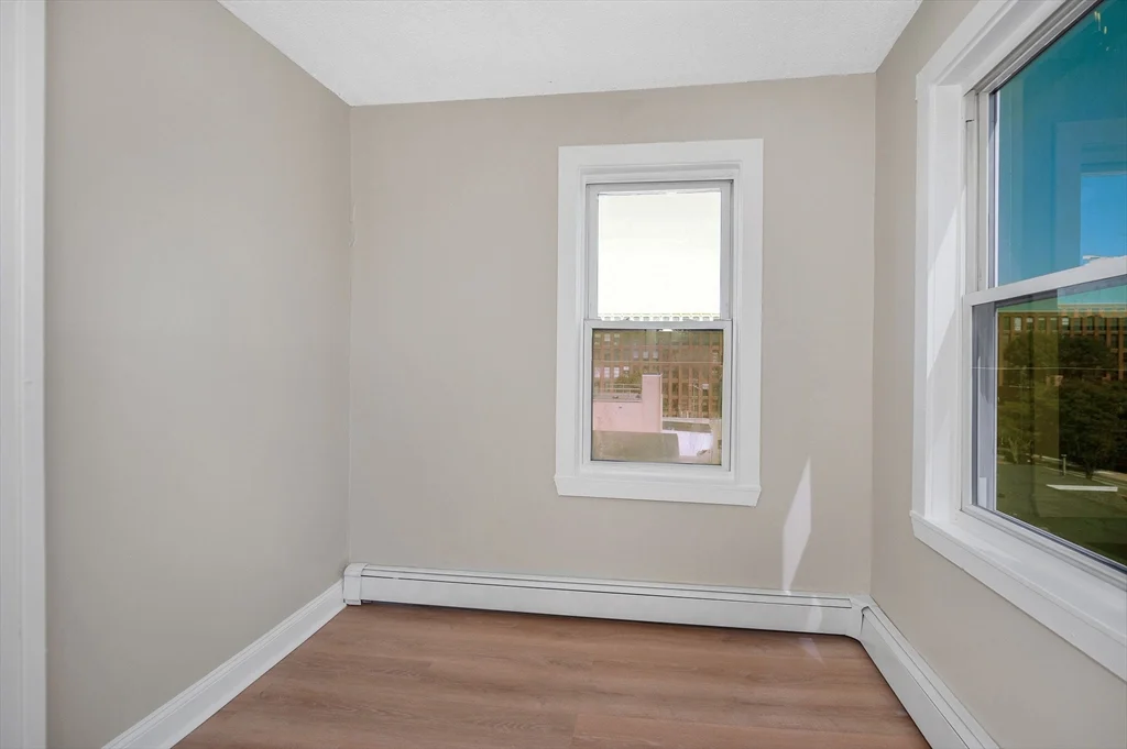 3 bed, 1 bath apartment for rent at 50 1/2 Common St Unit 8, Lawrence — photo 6 of 12