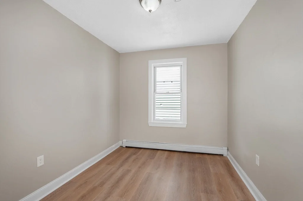 3 bed, 1 bath apartment for rent at 50 1/2 Common St Unit 8, Lawrence — photo 9 of 12