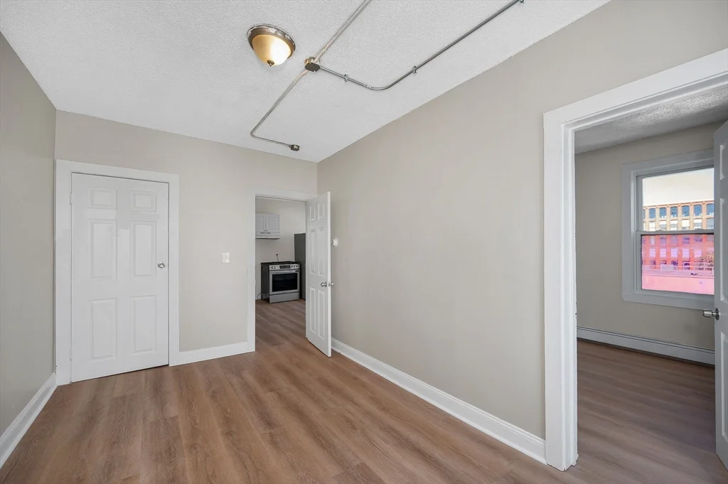 3 bed, 1 bath apartment for rent at 50 1/2 Common St Unit 8, Lawrence — photo 5 of 12