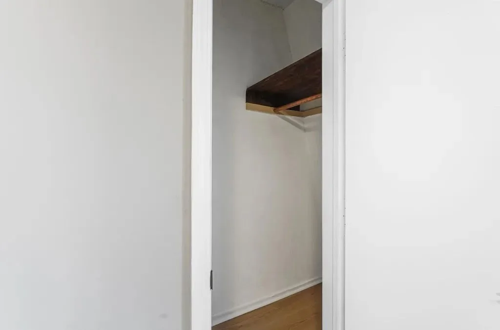 3 bed, 1 bath apartment for rent at 50.5 Common St Unit 5, Lawrence — photo 8 of 11