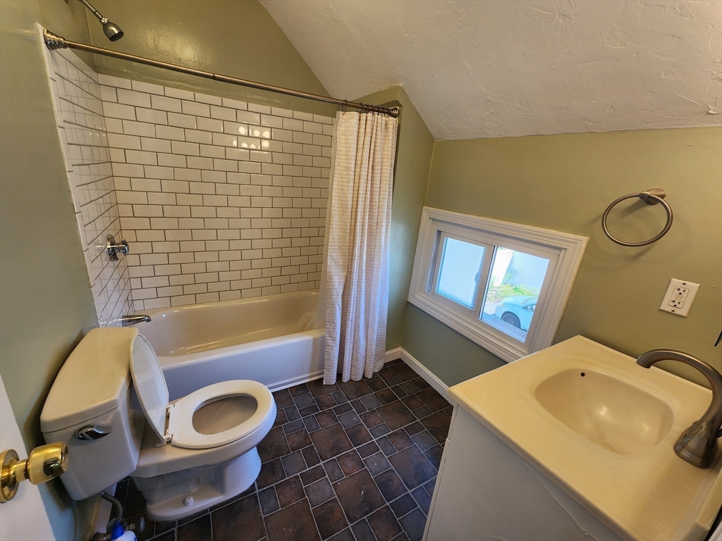 2 bed, 1 bath apartment for rent at 50-52 Alden St Unit 2, Ashland — photo 6 of 41