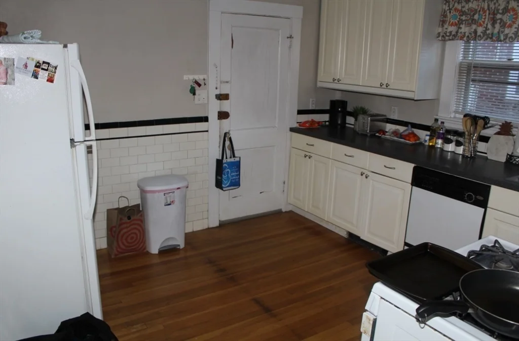 2 bed, 1 bath apartment for rent at 50-52 Colborne Rd Unit 52, Brighton — photo 5 of 6