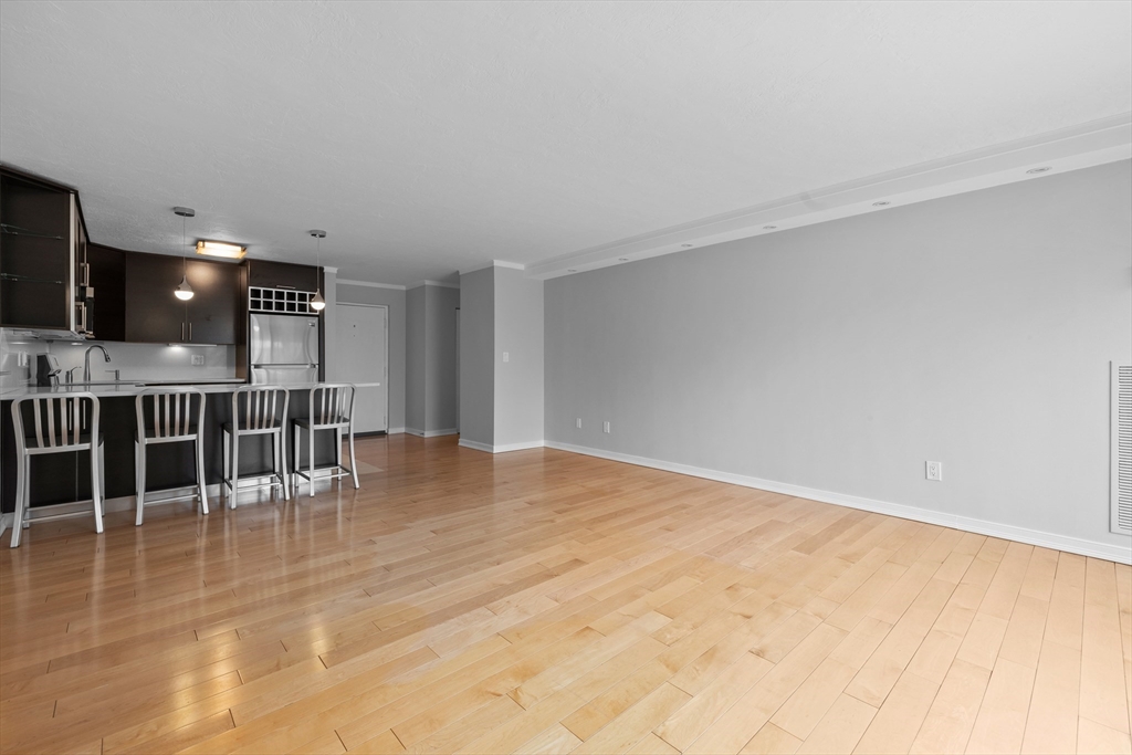 1 bed, 1 bath apartment for rent at 50-56 Broadlawn Park Unit 506, Boston — photo 4 of 16