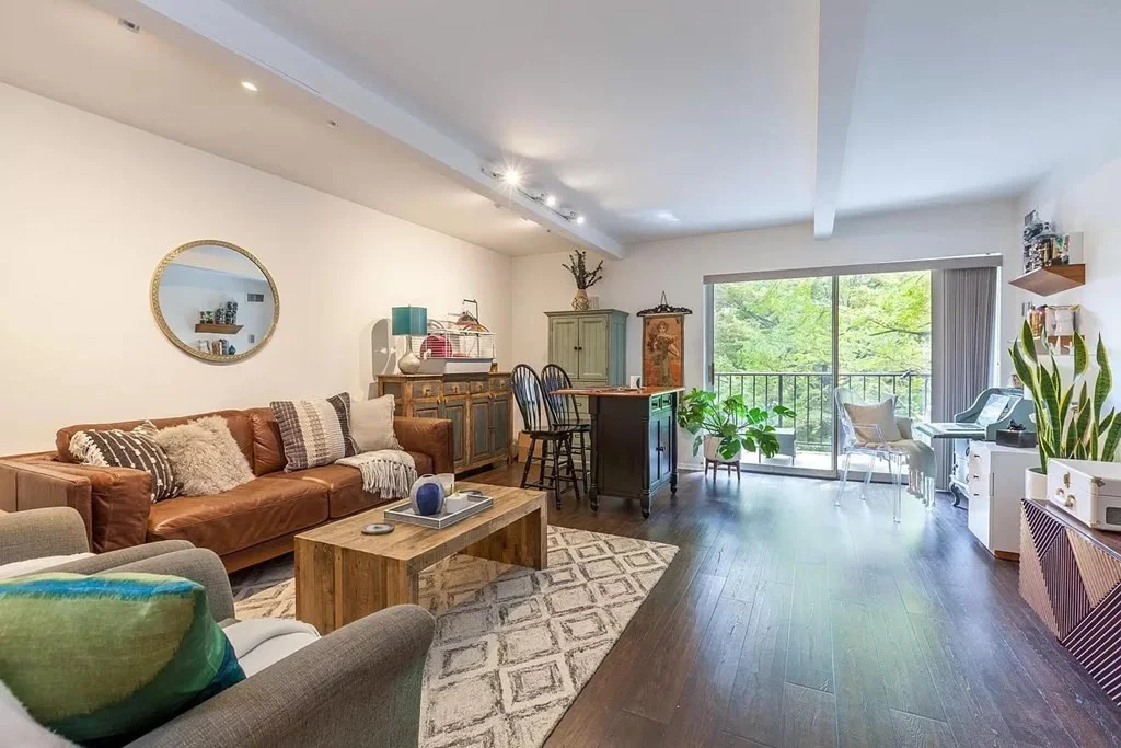 1 bed, 1 bath apartment for rent at 50/56 Broadlawn Unit 309, West Roxbury — photo 1 of 5
