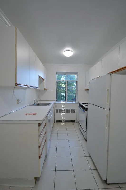 2 bed, 1 bath apartment for rent at 50 Alton Pl Unit 3, Coolidge Corner — photo 5 of 11
