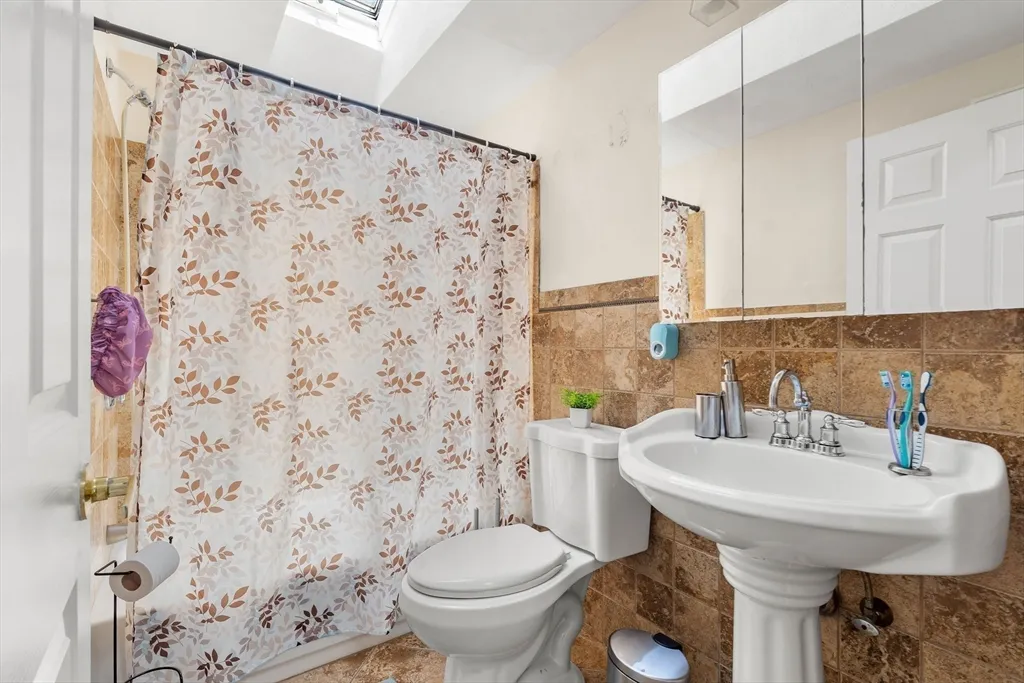 3 bed, 1 bath apartment for rent at 50 Arcadia Unit 2, Revere — photo 11 of 14