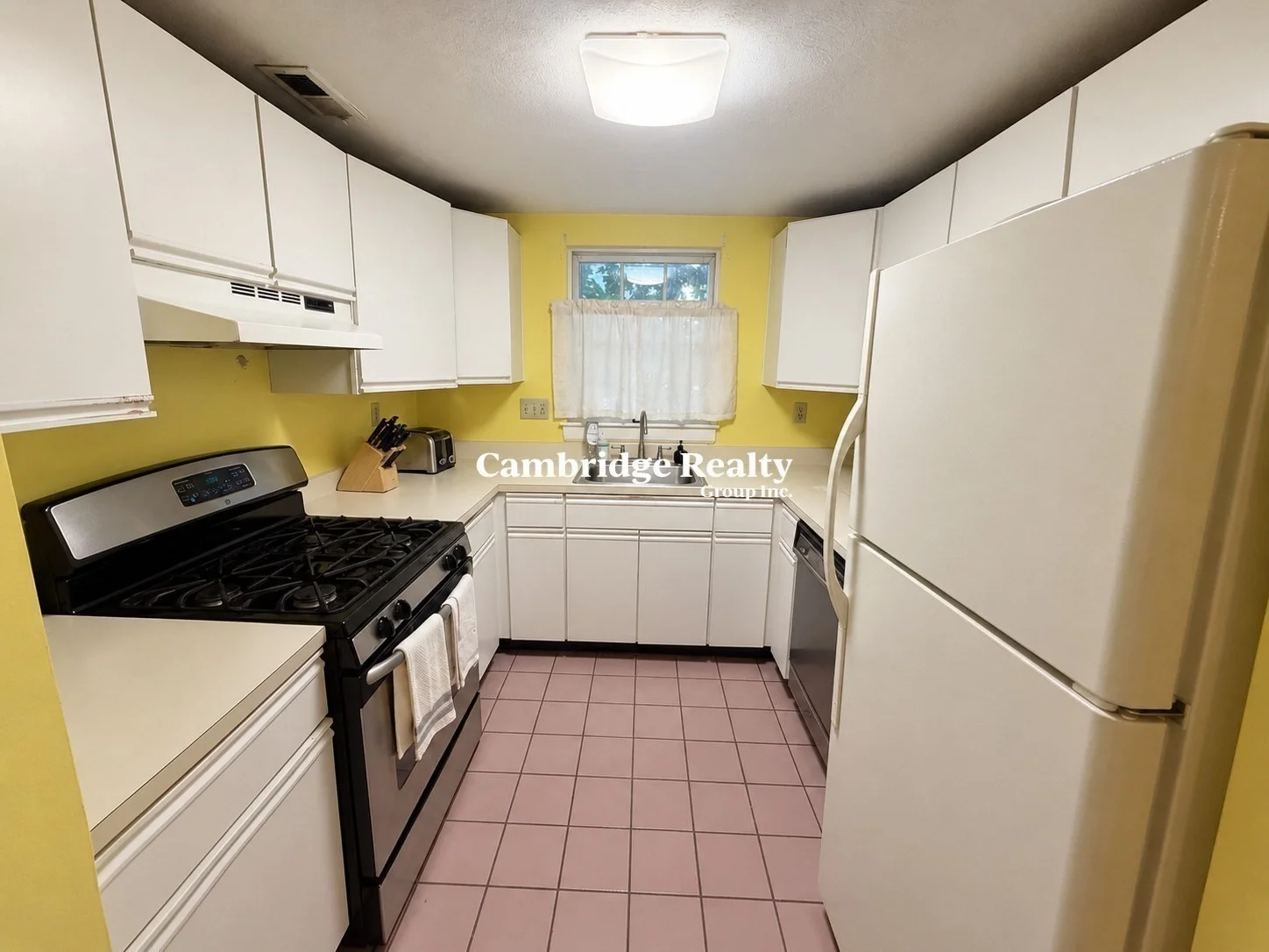 2 bed, 2 bath apartment for rent at 50 Ash Ave Unit A, Winter Hill — photo 6 of 25