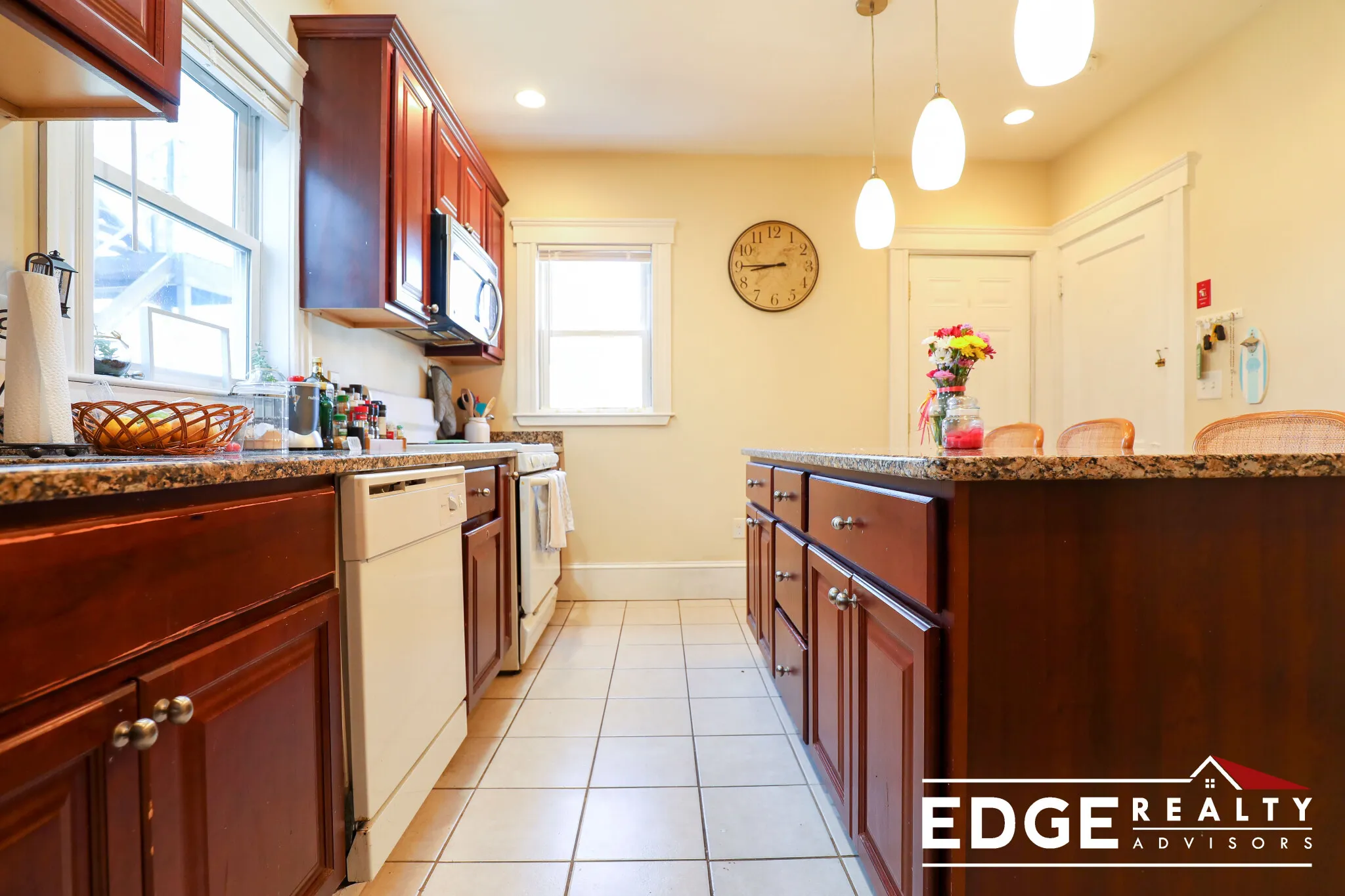 3 bed, 1 bath apartment for rent at 50 Atkins St Unit 1, Oak Square — photo 2 of 12