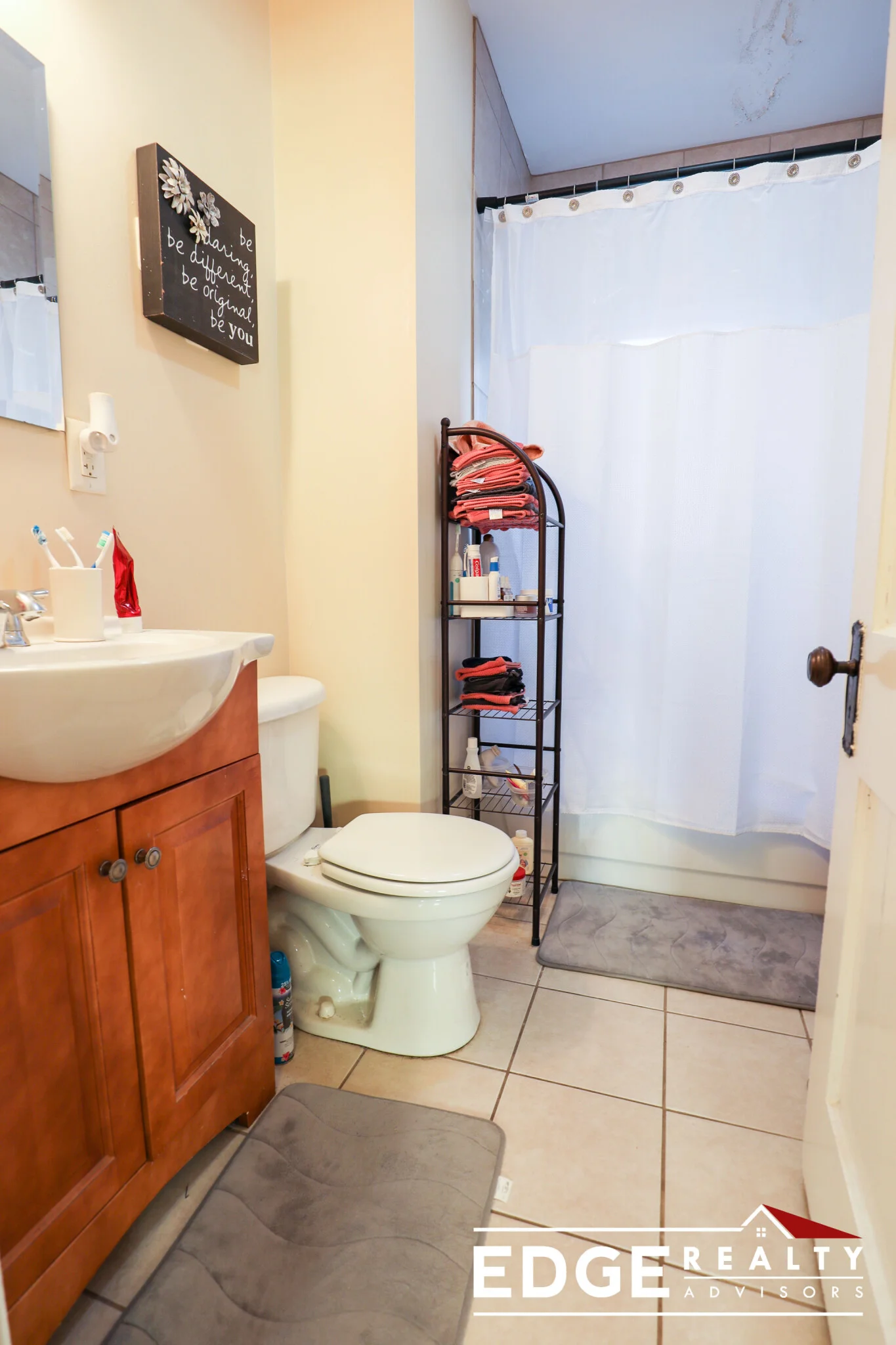 3 bed, 1 bath apartment for rent at 50 Atkins St Unit 1, Oak Square — photo 11 of 12