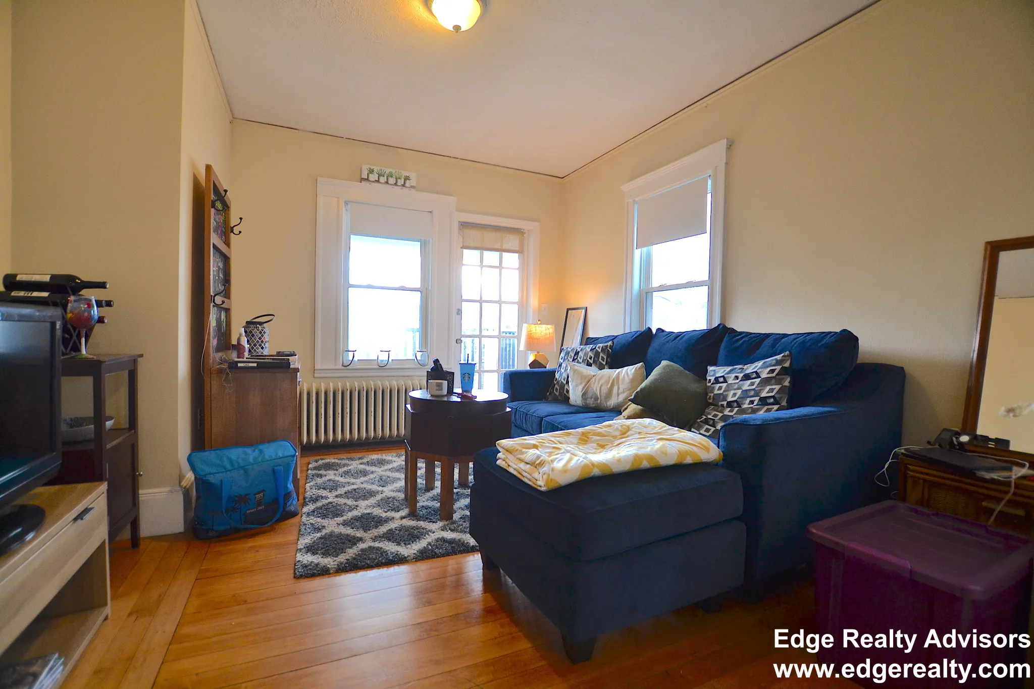 3 bed, 1 bath apartment for rent at 50 Atkins St Unit 2, Oak Square — photo 8 of 10