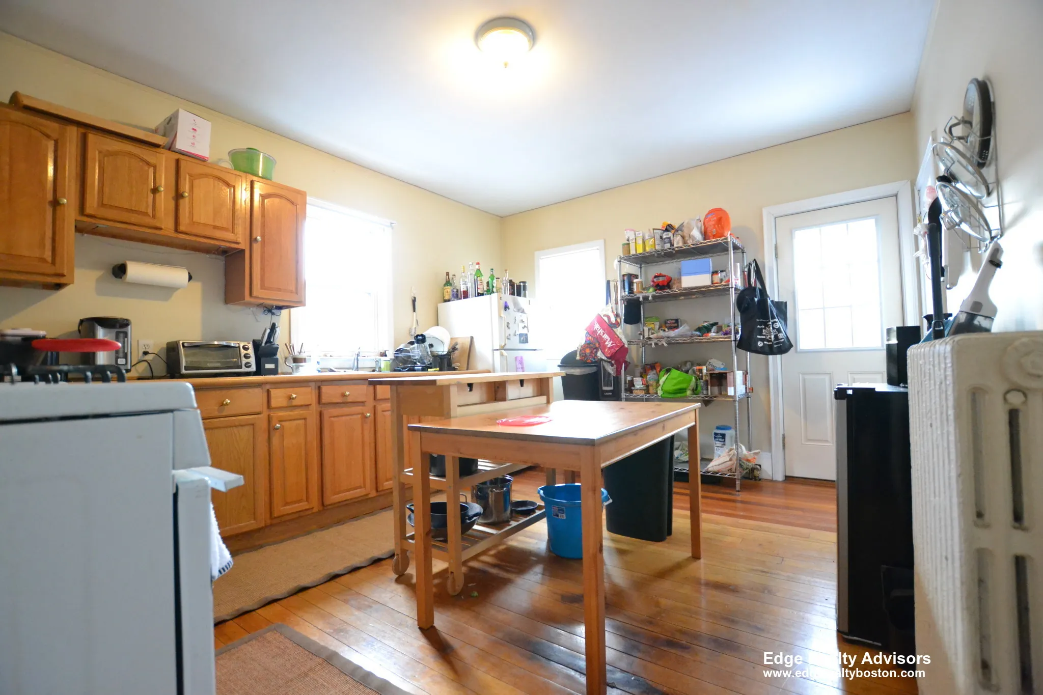 3 bed, 1 bath apartment for rent at 50 Atkins St Unit 2, Oak Square