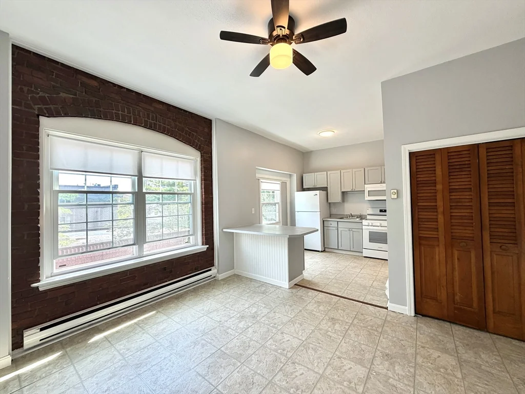 1 bed, 1 bath apartment for rent at 50 Baldwin Unit 10, Lynn — photo 7 of 11