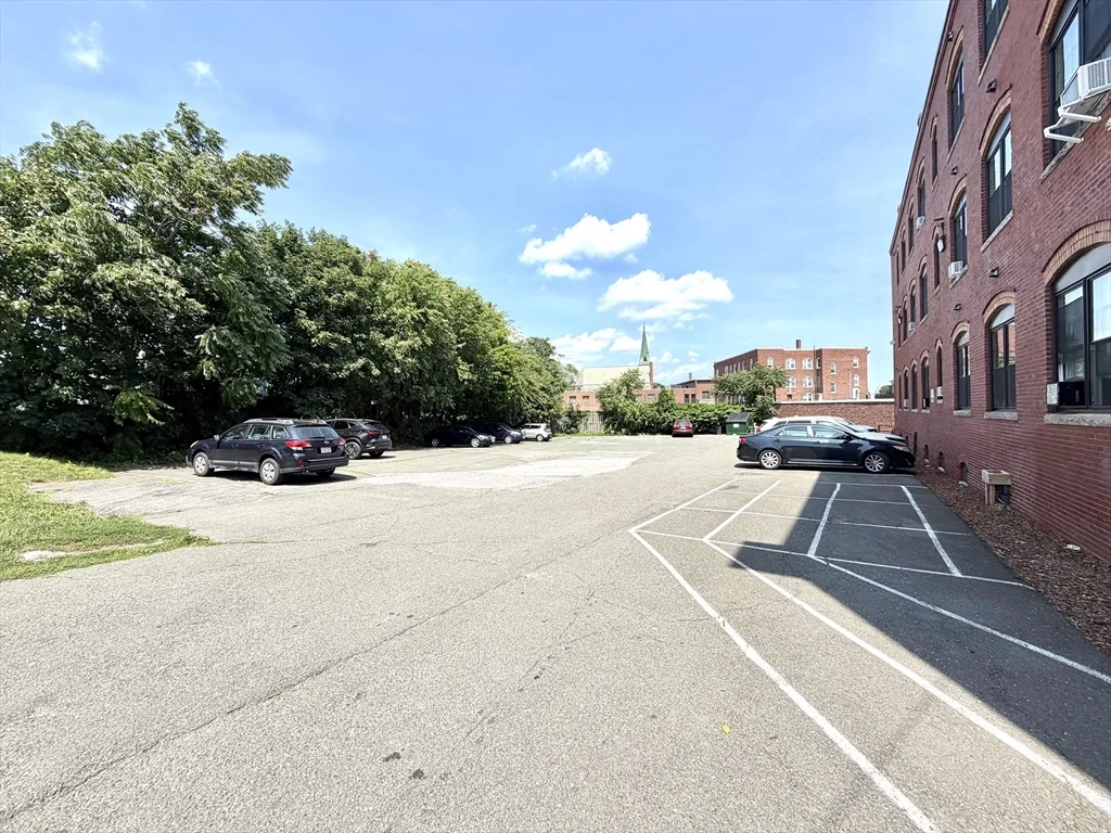1 bed, 1 bath apartment for rent at 50 Baldwin Unit 10, Lynn — photo 2 of 11