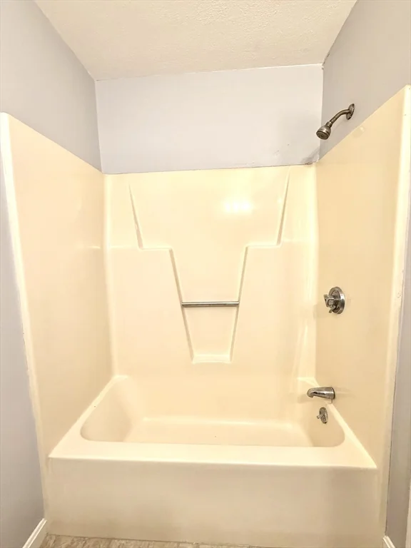 1 bed, 1 bath apartment for rent at 50 Baldwin Unit 10, Lynn — photo 9 of 11