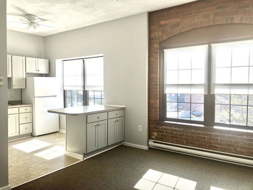 1 bed, 1 bath apartment for rent at 50 Baldwin Unit 14, Lynn — photo 7 of 14