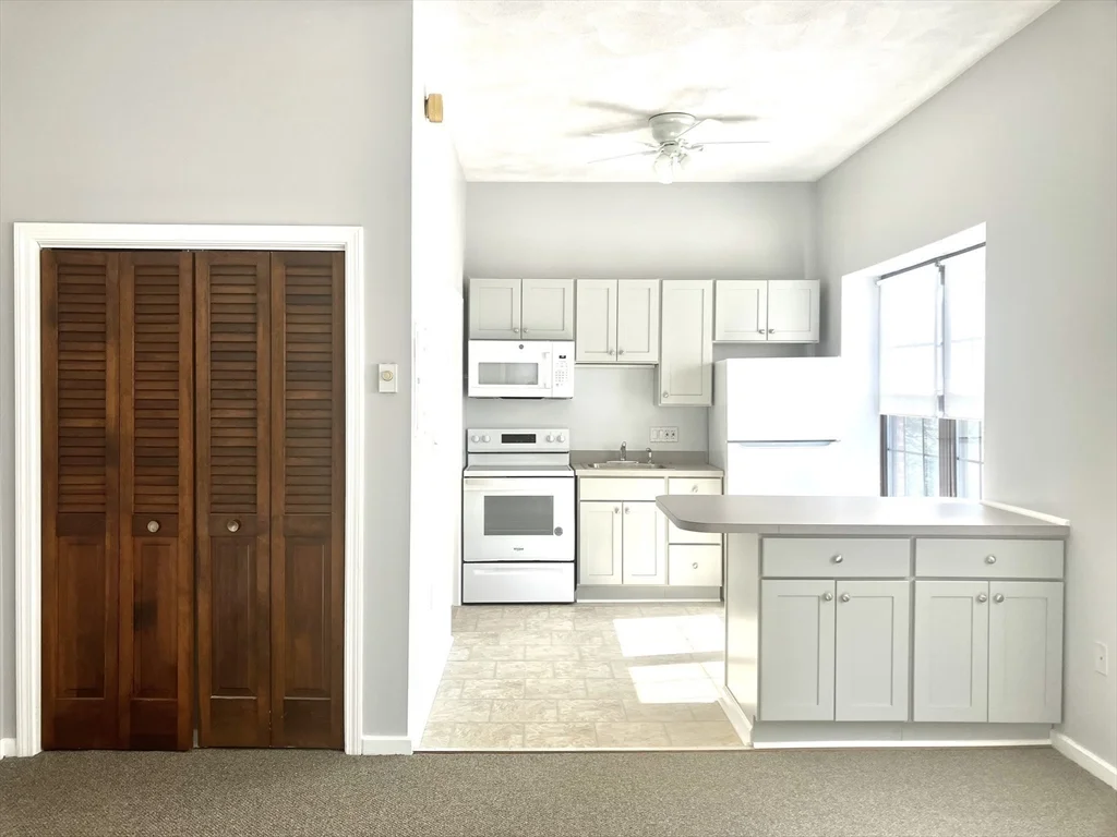1 bed, 1 bath apartment for rent at 50 Baldwin Unit 14, Lynn — photo 8 of 14