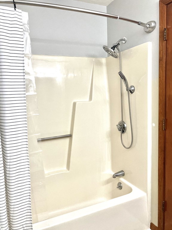 1 bed, 1 bath apartment for rent at 50 Baldwin Unit 7, Lynn — photo 13 of 13