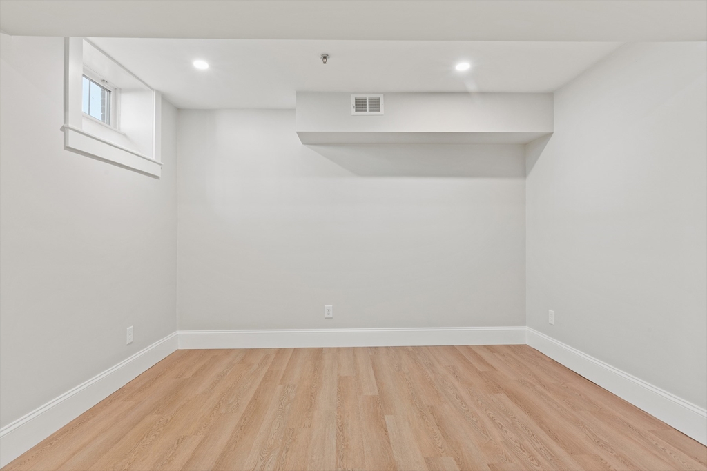2 bed, 1 bath apartment for rent at 50 Balmoral St Unit 50, Andover — photo 5 of 8