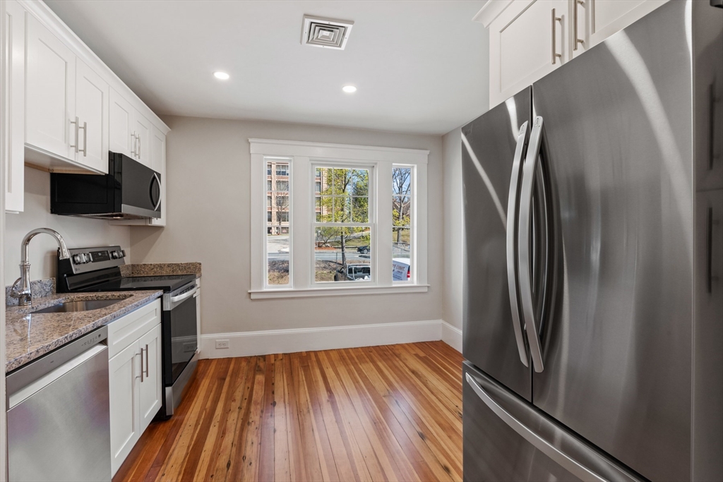 2 bed, 1 bath apartment for rent at 50 Balmoral St Unit 50, Andover — photo 2 of 8