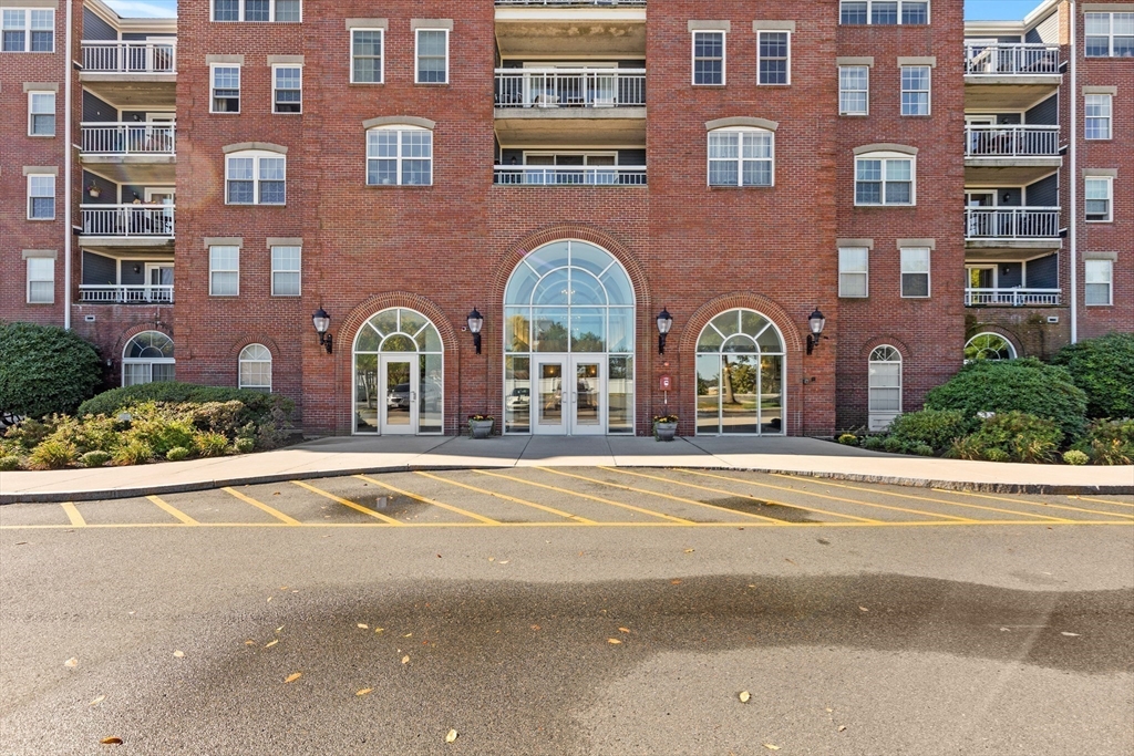 2 bed, 2 bath apartment for rent at 50 Boatswains Way Unit 105A, Chelsea