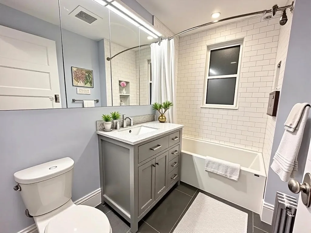 3 bed, 1 bath apartment for rent at 50 Bowdoin St Unit 3, Dorchester — photo 9 of 13