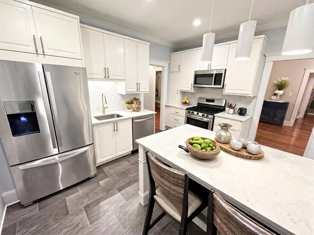 3 bed, 1 bath apartment for rent at 50 Bowdoin St Unit 3, Dorchester