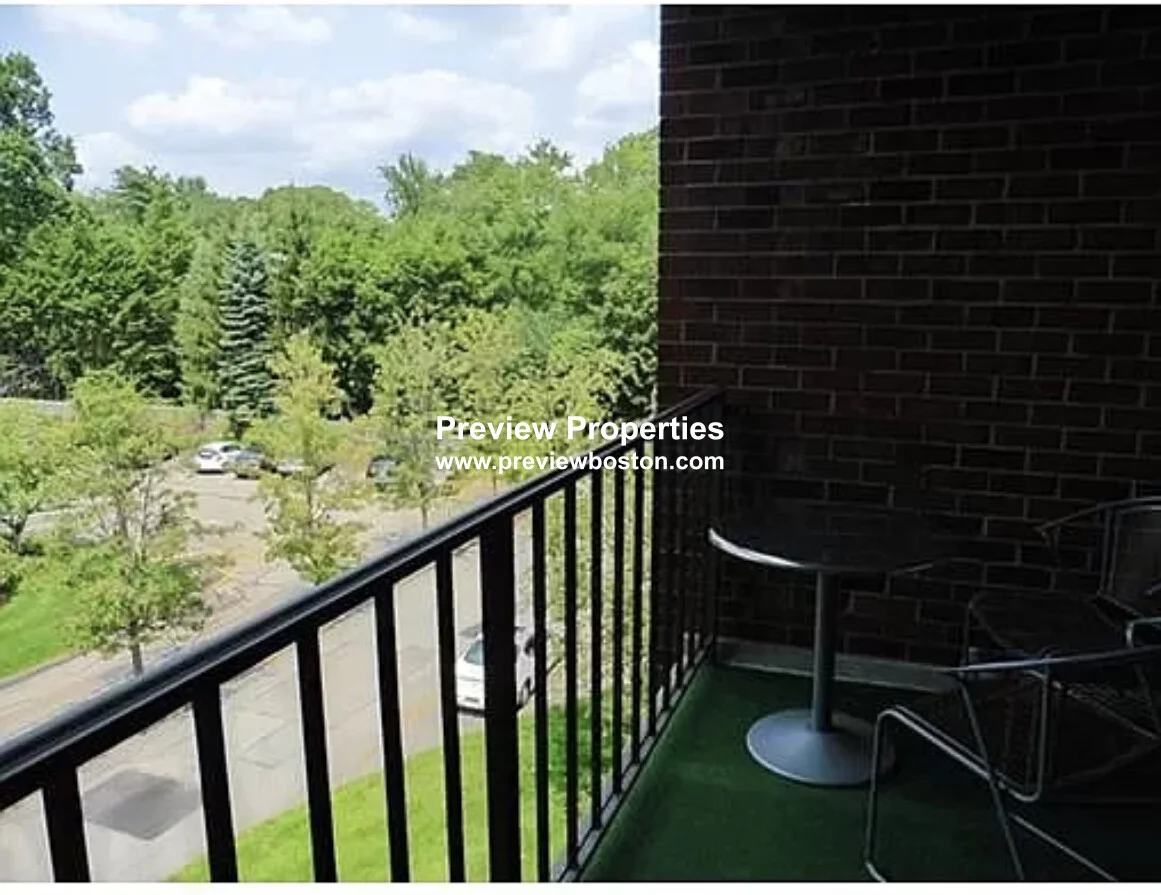 2 bed, 2 bath apartment for rent at 50 Broadlawn Park Unit 410P, Chestnut Hill — photo 10 of 24