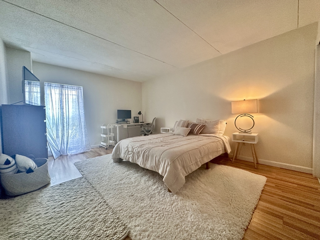 1 bed, 1 bath apartment for rent at 50 Broadlawn Park Unit 511, Chestnut Hill — photo 2 of 9