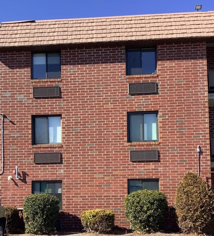 1 bed, 1 bath apartment for rent at 50 Cambridge Rd Unit 114, Woburn — photo 1 of 6