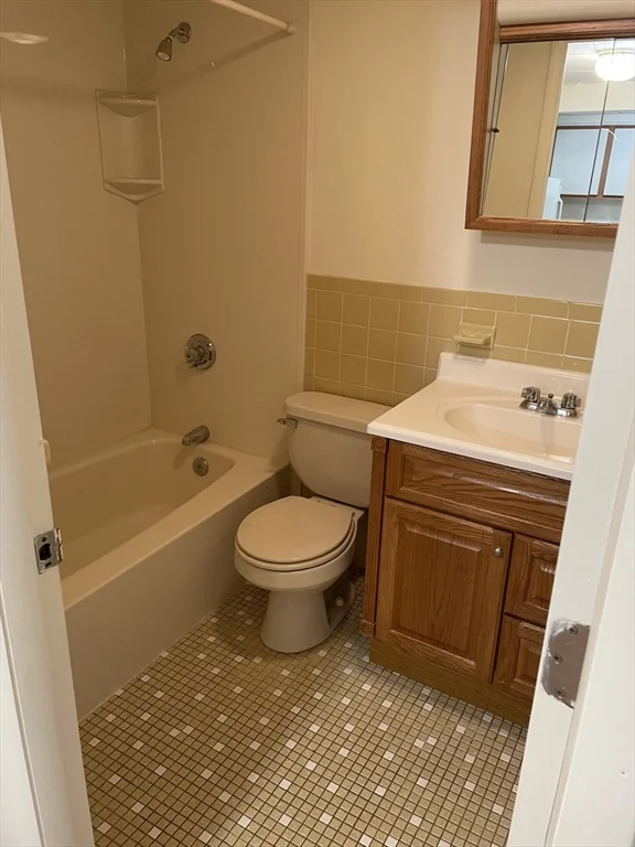 1 bed, 1 bath apartment for rent at 50 Cambridge Rd Unit 211, Woburn — photo 4 of 5