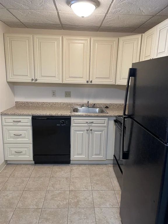 1 bed, 1 bath apartment for rent at 50 Cambridge Rd Unit 303, Woburn — photo 2 of 2