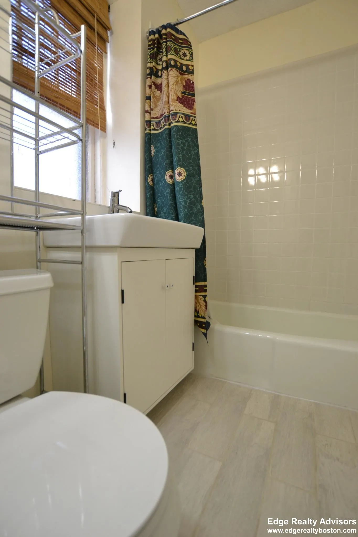 3 bed, 1 bath apartment for rent at 50 Chester St Unit 6, Allston — photo 6 of 7
